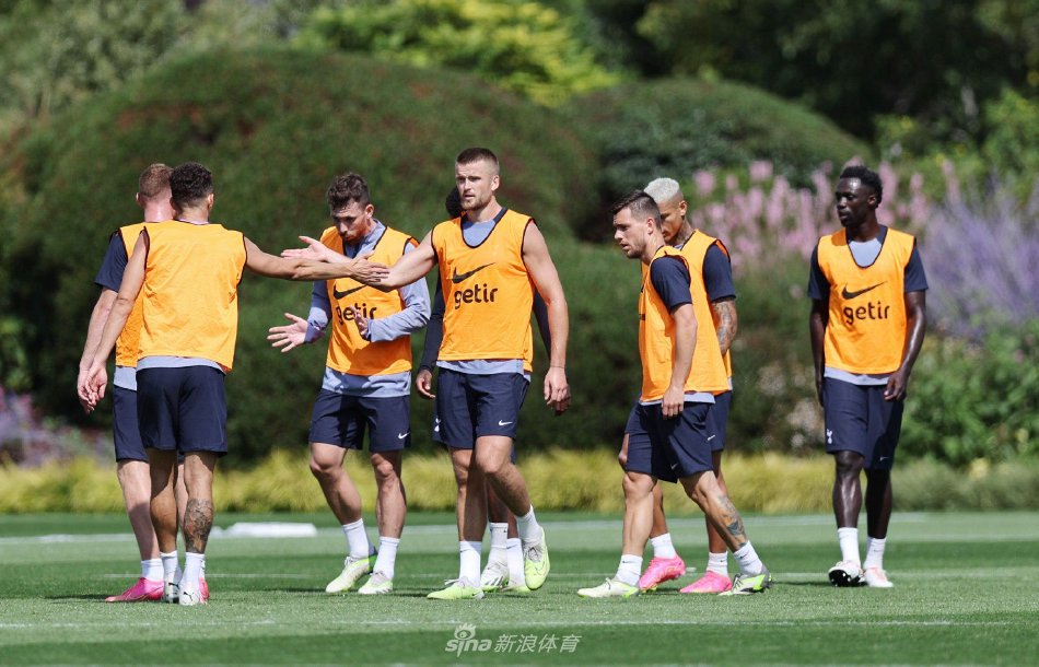 内线对抗中 内线对抗中