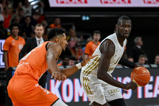 色球员薪资 色球员薪资