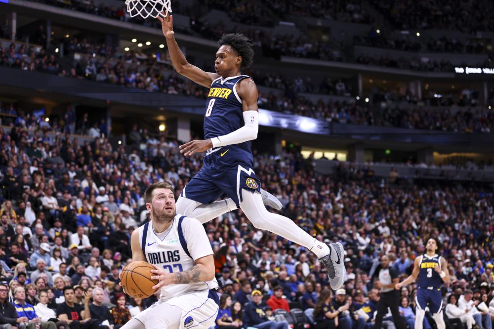 顿逼入防守 顿逼入防守