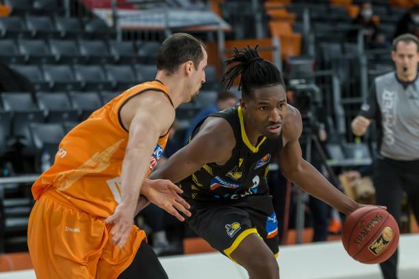 谁就更可能 谁就更可能